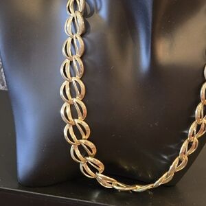 Goldtone Link Necklace – Vintage‑Inspired Statement Piece